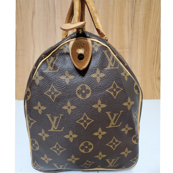 Authentic Louis Vuitton Monogram Speedy 30 - Picture 7 of 13